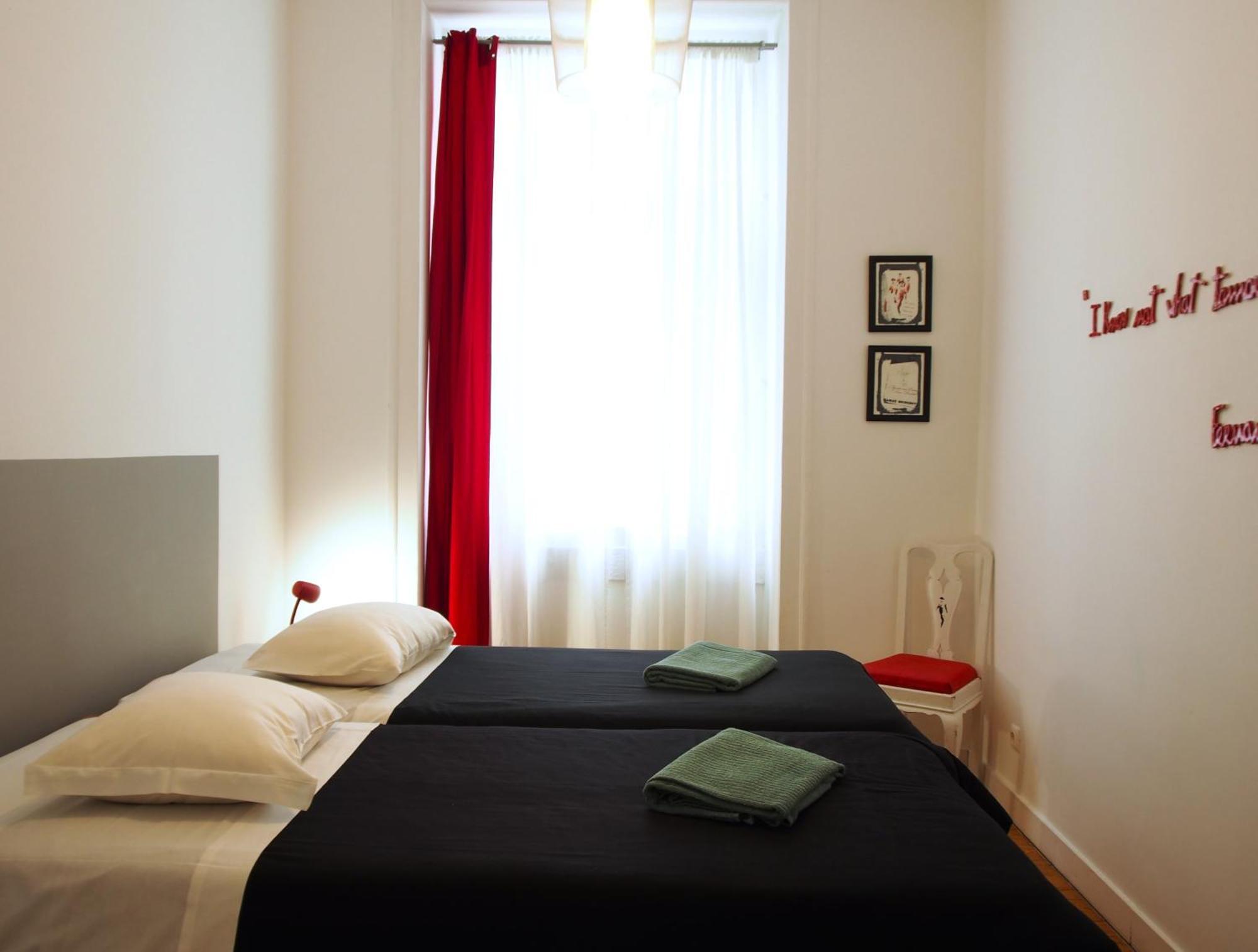 Hostel Living Lounge *